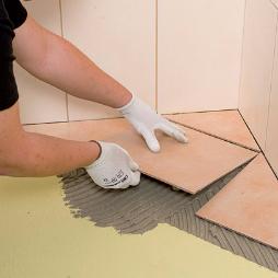 Как уложить керамическую плитку на пол своими руками